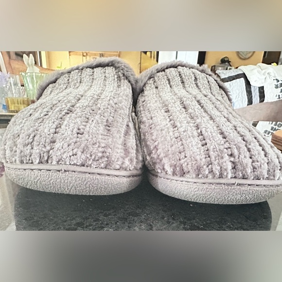NWOT Dearfoam slippers - Picture 2 of 7
